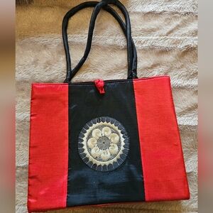 Dressy yet classy bag. Get the other one free (as shown in the pics)